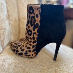 Calf skin and suede boots in size 8
